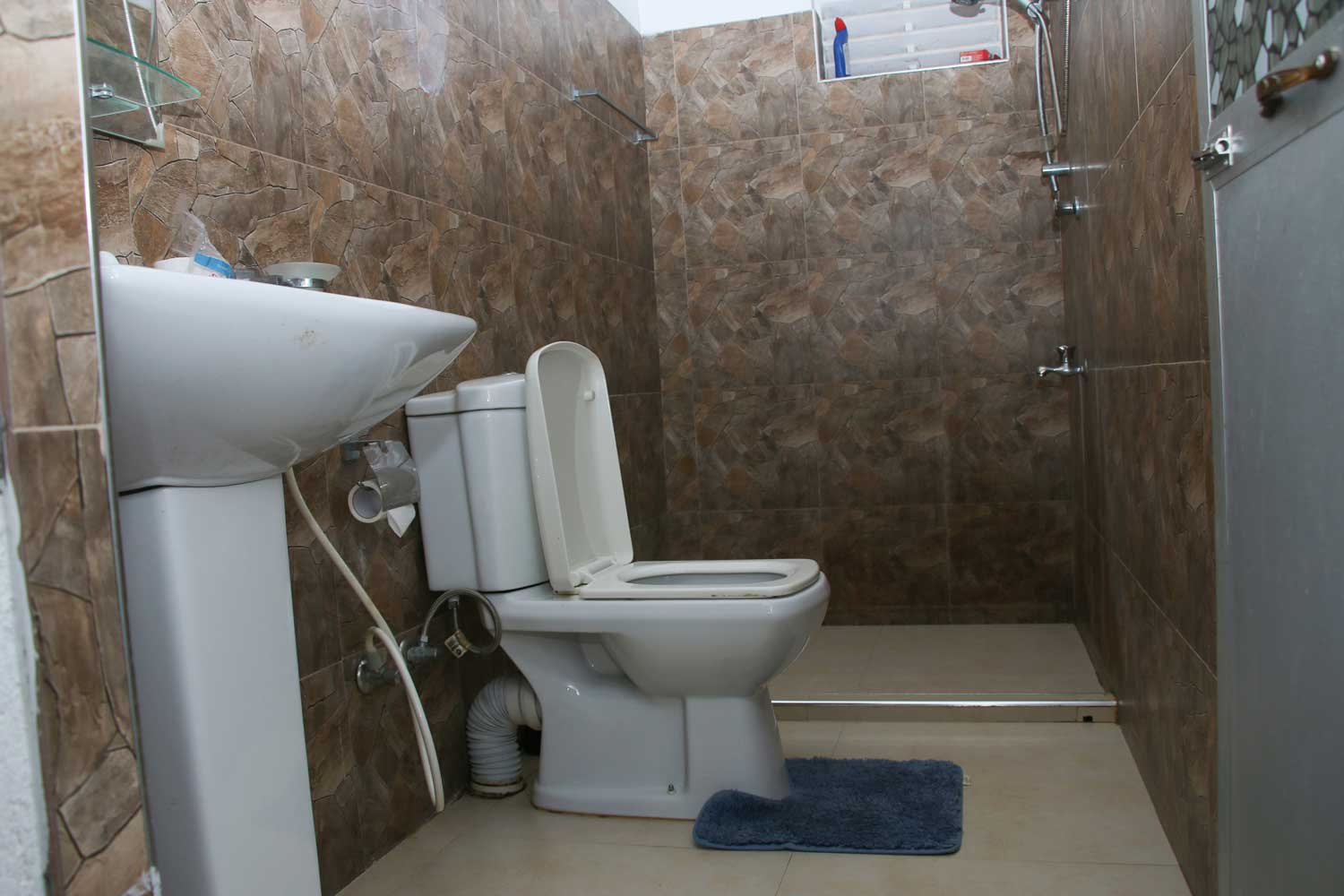 Standard Triple Family Rom - Bathroom 2